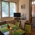 Апартамент Tanjas Варна